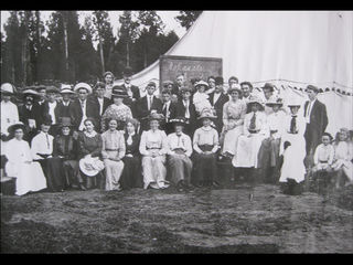 Mokuiti 1917-Community day for farming families during WW1.